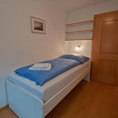 Lora, La Emeline * Ζερμάτ