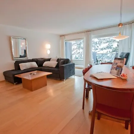 Lora, La Emeline Apartment *