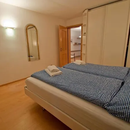 Apartment Lora, La Emeline