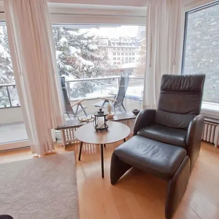 Lora, La Emeline Apartment Zermatt